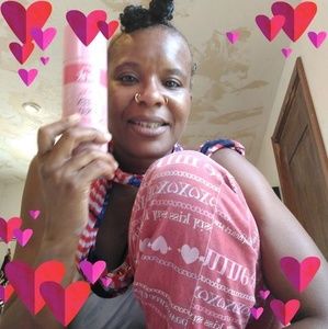 Meet your Posher, Ebony